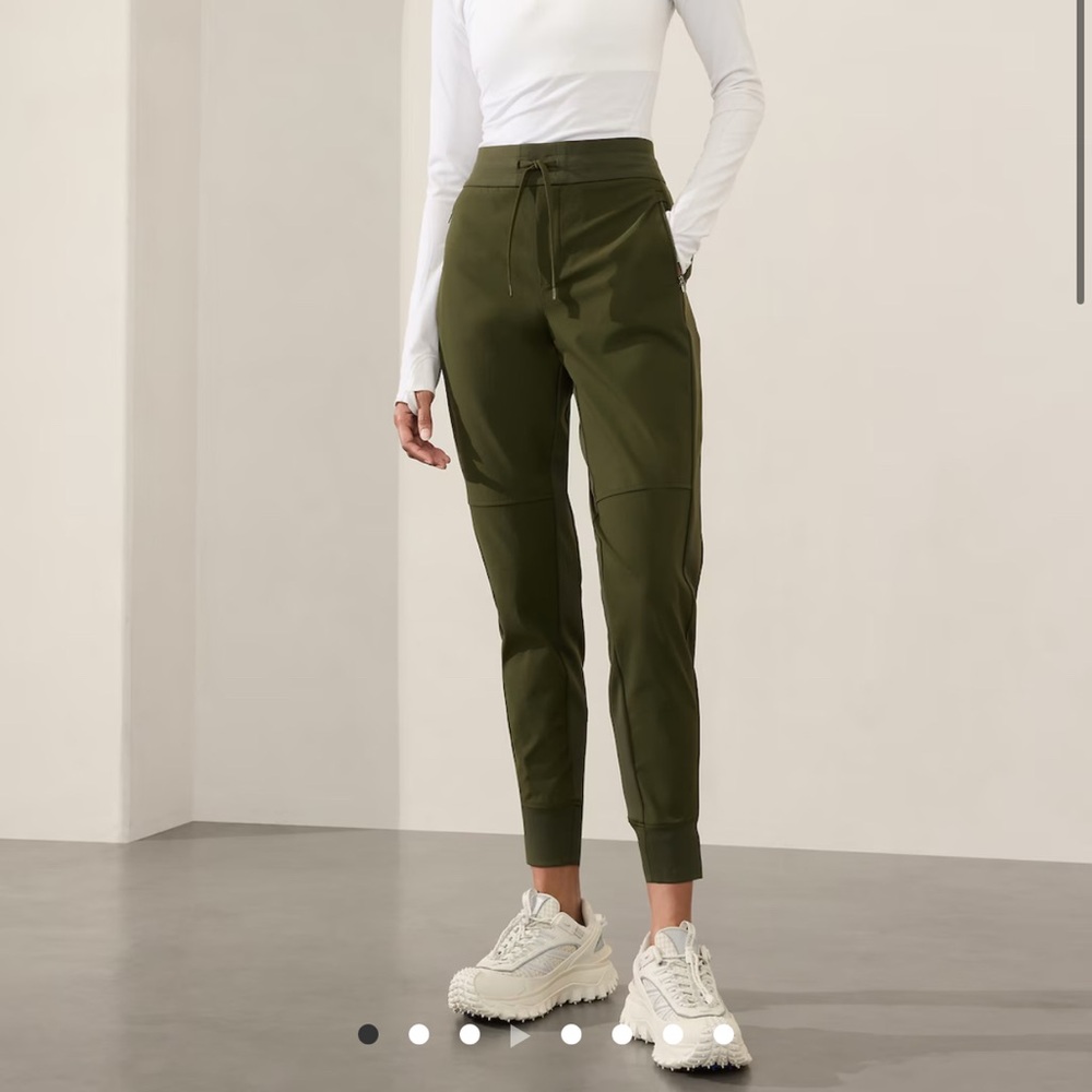 Athleta Headlands Hybrid Jogger NWT
